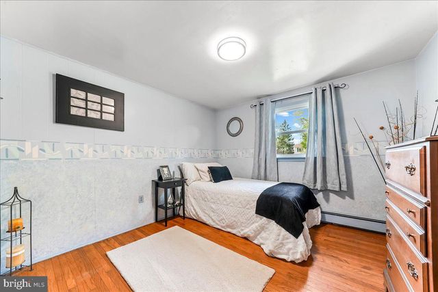 2 MARIAN RD, Phoenixville, PA 19460