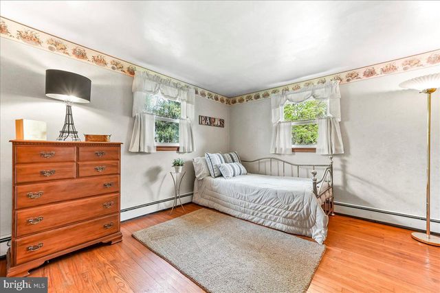 2 MARIAN RD, Phoenixville, PA 19460