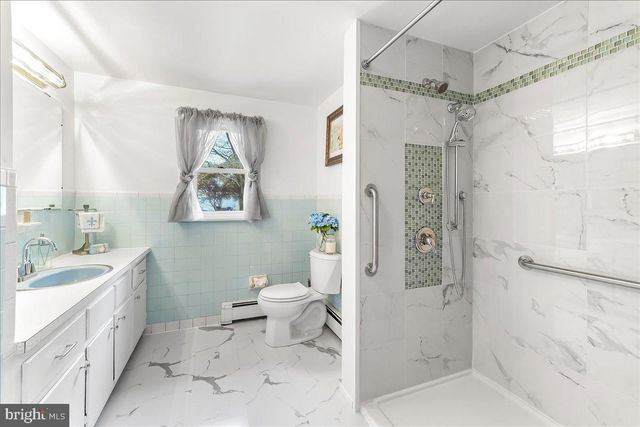 2 MARIAN RD, Phoenixville, PA 19460