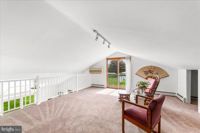 2 MARIAN RD, Phoenixville, PA 19460