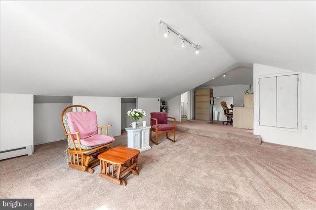 2 MARIAN RD, Phoenixville, PA 19460