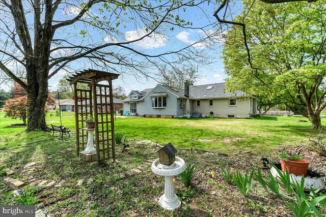 2 MARIAN RD, Phoenixville, PA 19460