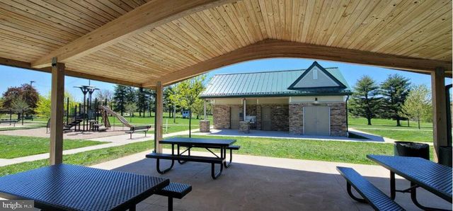 2 MARIAN RD, Phoenixville, PA 19460