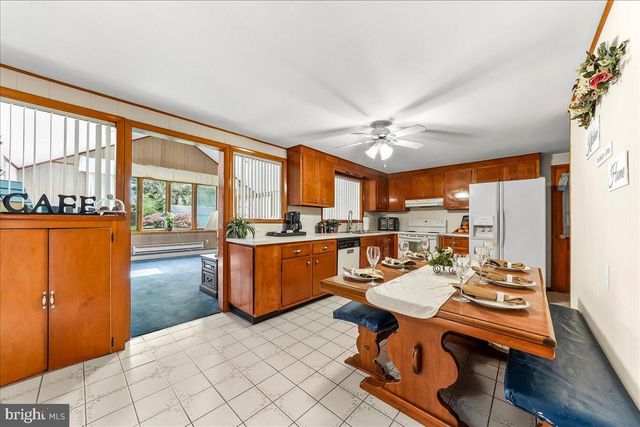 2 MARIAN RD, Phoenixville, PA 19460