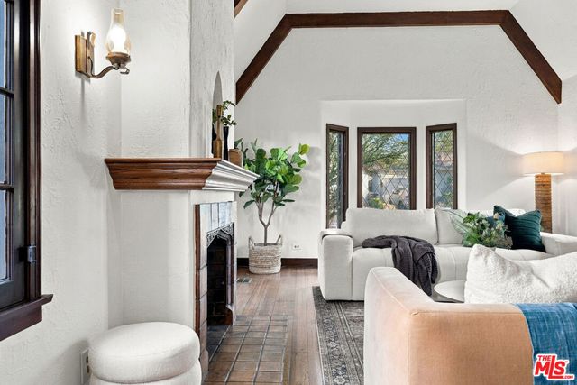 1017 N Howard Street, Glendale, CA 91207
