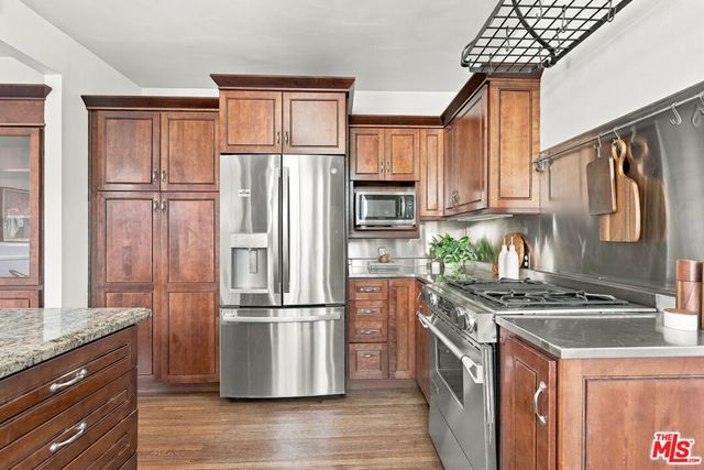 1017 N Howard Street, Glendale, CA 91207