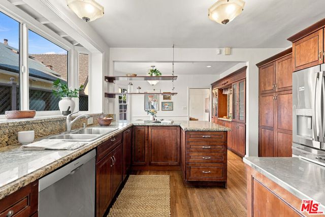 1017 N Howard Street, Glendale, CA 91207