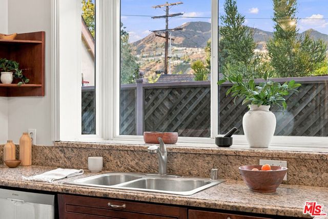 1017 N Howard Street, Glendale, CA 91207