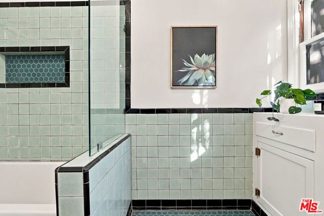 1017 N Howard Street, Glendale, CA 91207