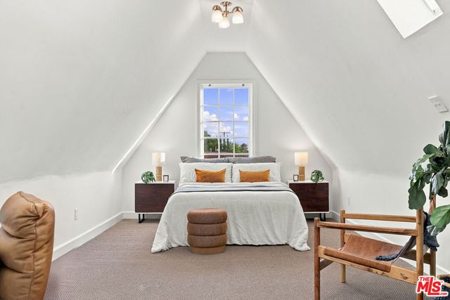 1017 N Howard Street, Glendale, CA 91207