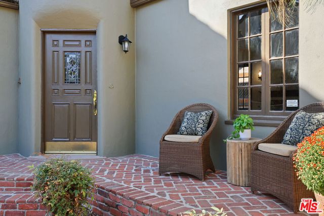 1017 N Howard Street, Glendale, CA 91207