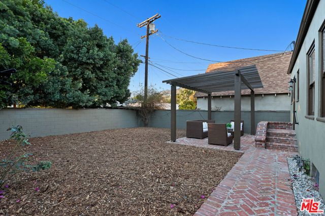 1017 N Howard Street, Glendale, CA 91207