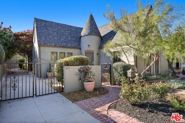 1017 N Howard Street, Glendale, CA 91207