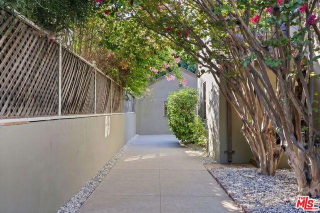 1017 N Howard Street, Glendale, CA 91207