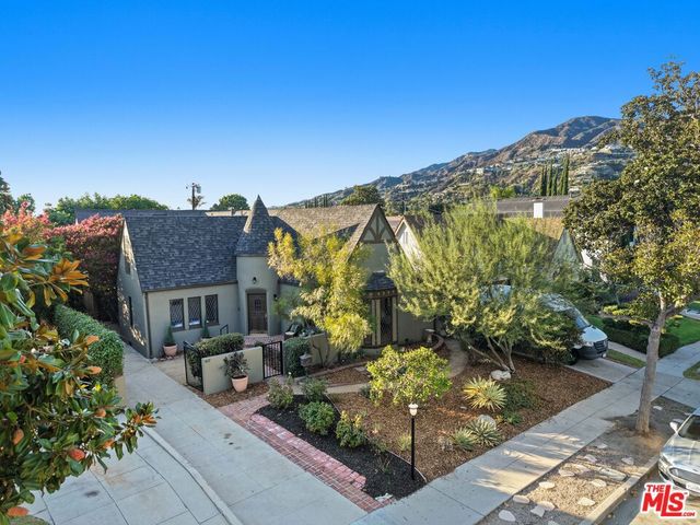 1017 N Howard Street, Glendale, CA 91207