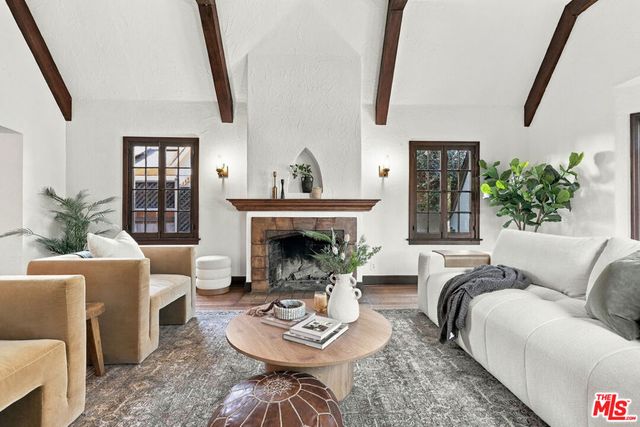 1017 N Howard Street, Glendale, CA 91207