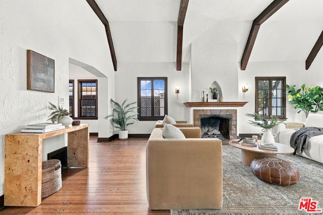 1017 N Howard Street, Glendale, CA 91207