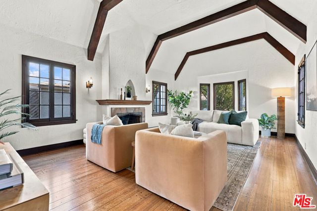 1017 N Howard Street, Glendale, CA 91207