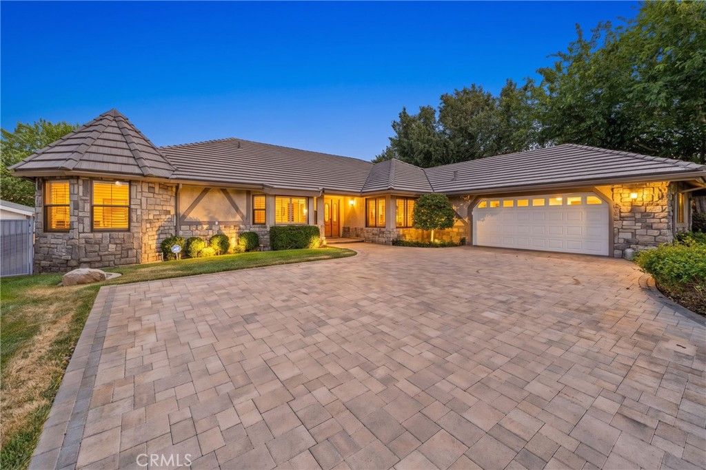 Image 1 of property listing at 41628 Crispi Lane, Quartz Hill, CA 93536