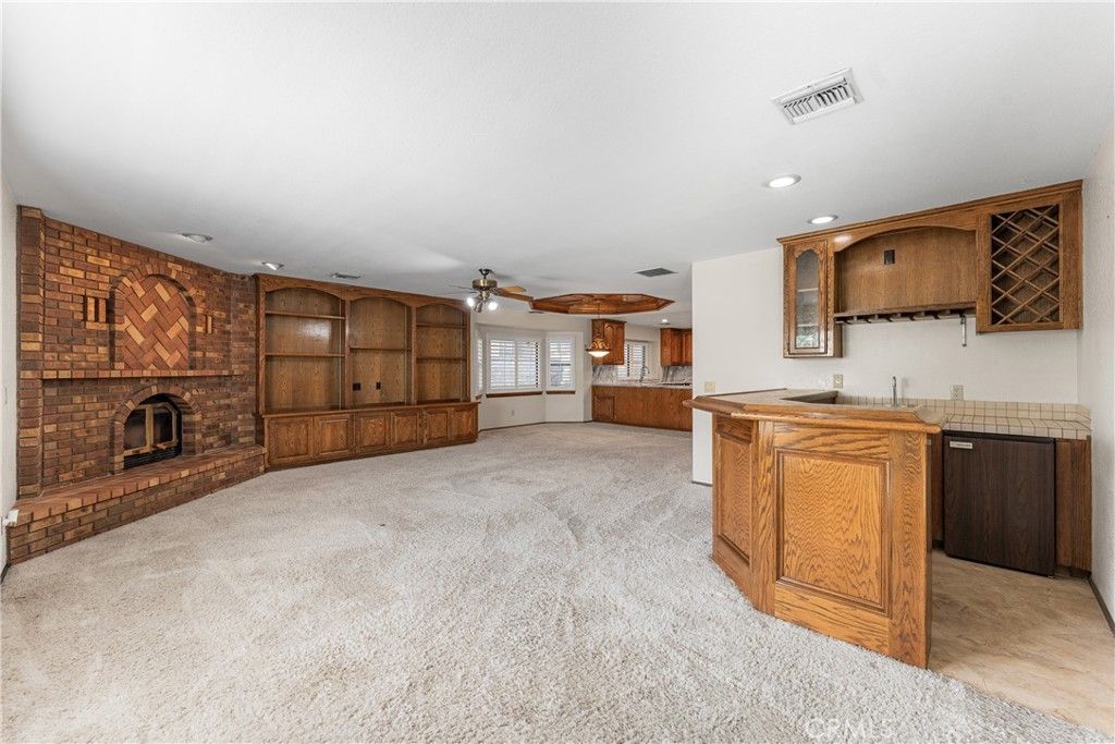 Image 13 of property listing at 41628 Crispi Lane, Quartz Hill, CA 93536