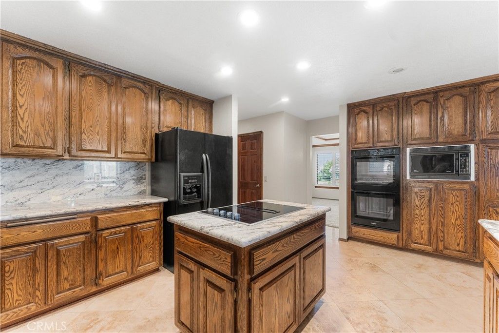 Image 18 of property listing at 41628 Crispi Lane, Quartz Hill, CA 93536