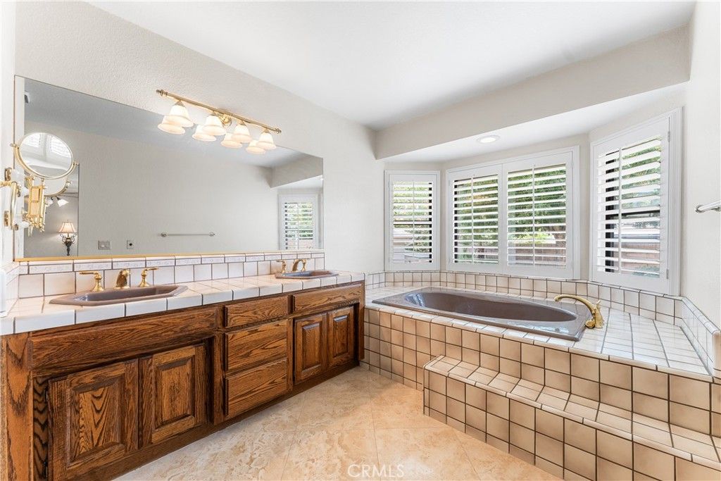 Image 27 of property listing at 41628 Crispi Lane, Quartz Hill, CA 93536