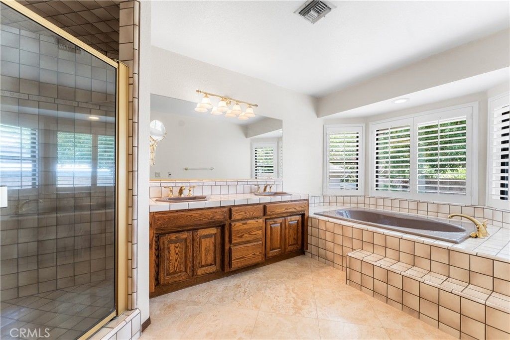 Image 28 of property listing at 41628 Crispi Lane, Quartz Hill, CA 93536