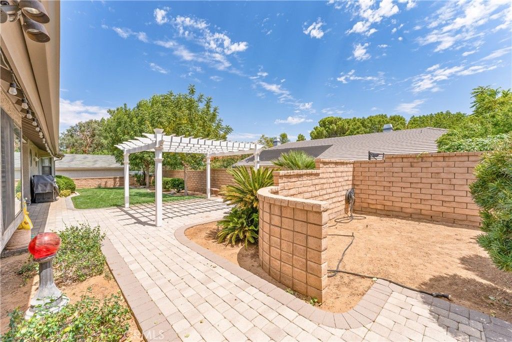 Image 40 of property listing at 41628 Crispi Lane, Quartz Hill, CA 93536