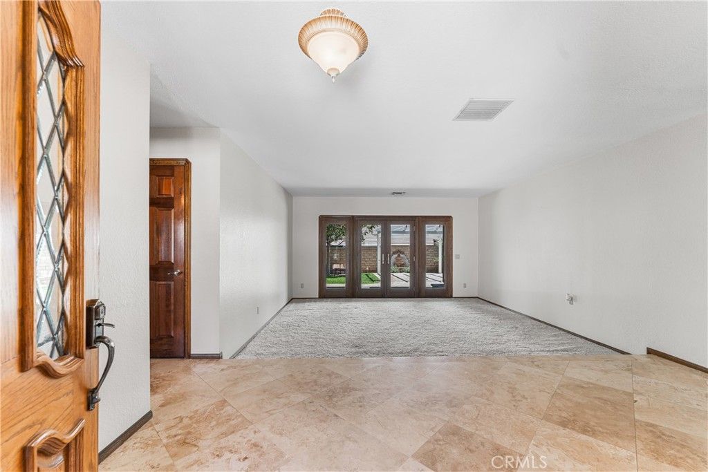 Image 6 of property listing at 41628 Crispi Lane, Quartz Hill, CA 93536