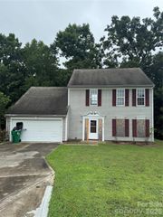 1319 Red Tallen Court, Charlotte, NC 28214