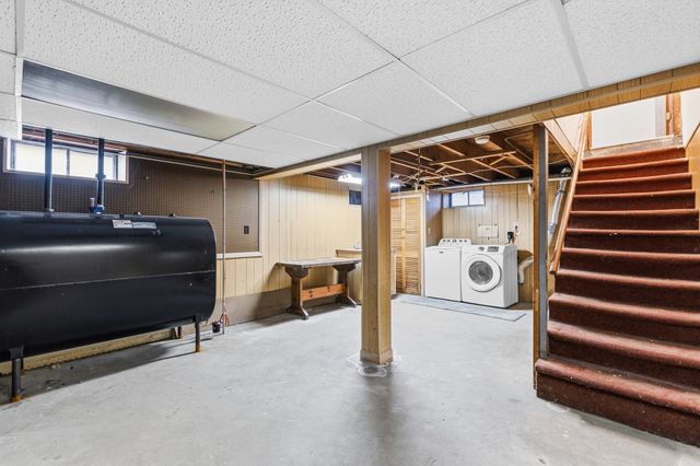 45 Pineridge St, New Bedford, MA 02740