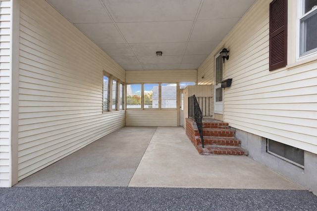 45 Pineridge St, New Bedford, MA 02740