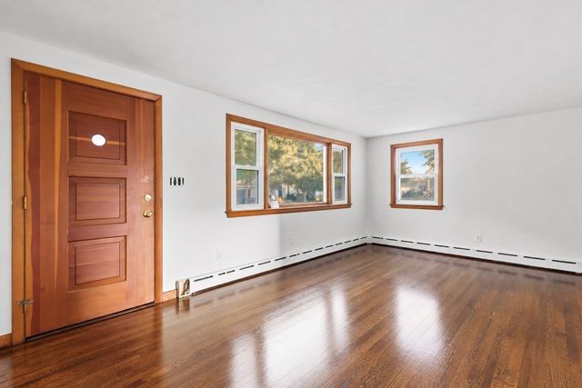 45 Pineridge St, New Bedford, MA 02740