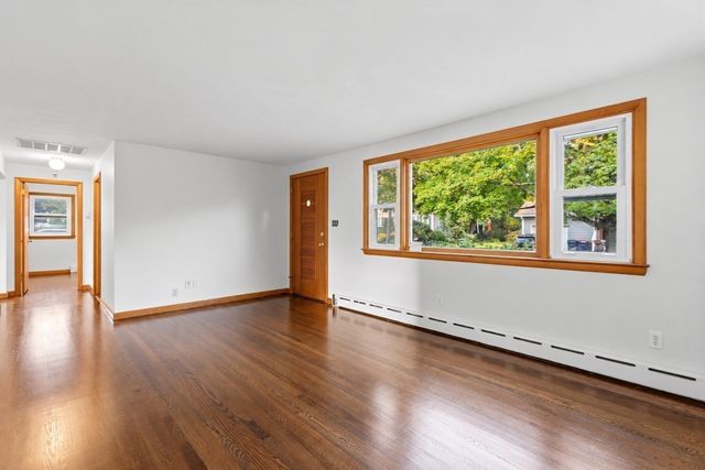 45 Pineridge St, New Bedford, MA 02740