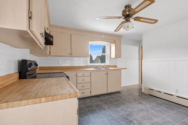 45 Pineridge St, New Bedford, MA 02740