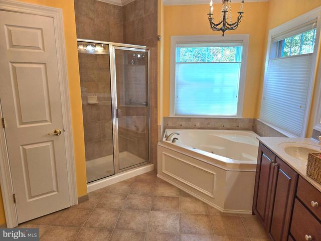 424 SNOWY OWL LN, New Hope, PA 18938