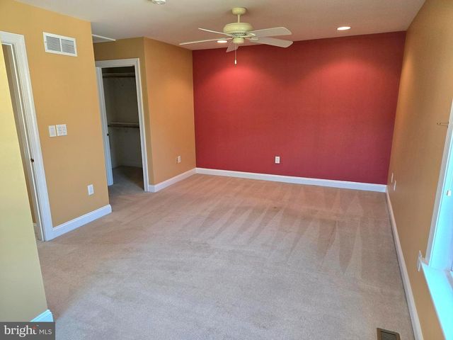 424 SNOWY OWL LN, New Hope, PA 18938