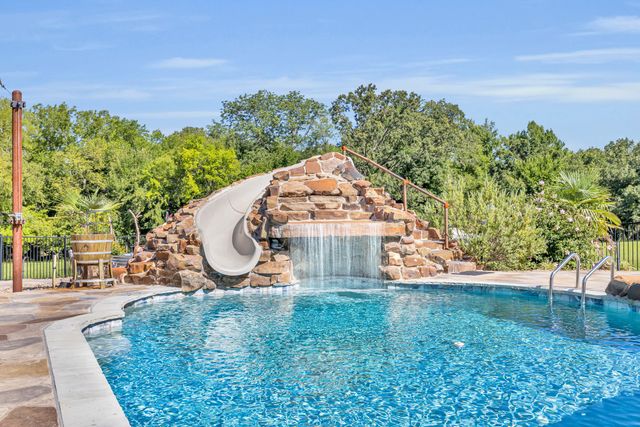 365 County Road 1534, Alba, TX 75410