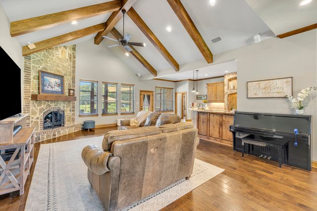 365 County Road 1534, Alba, TX 75410