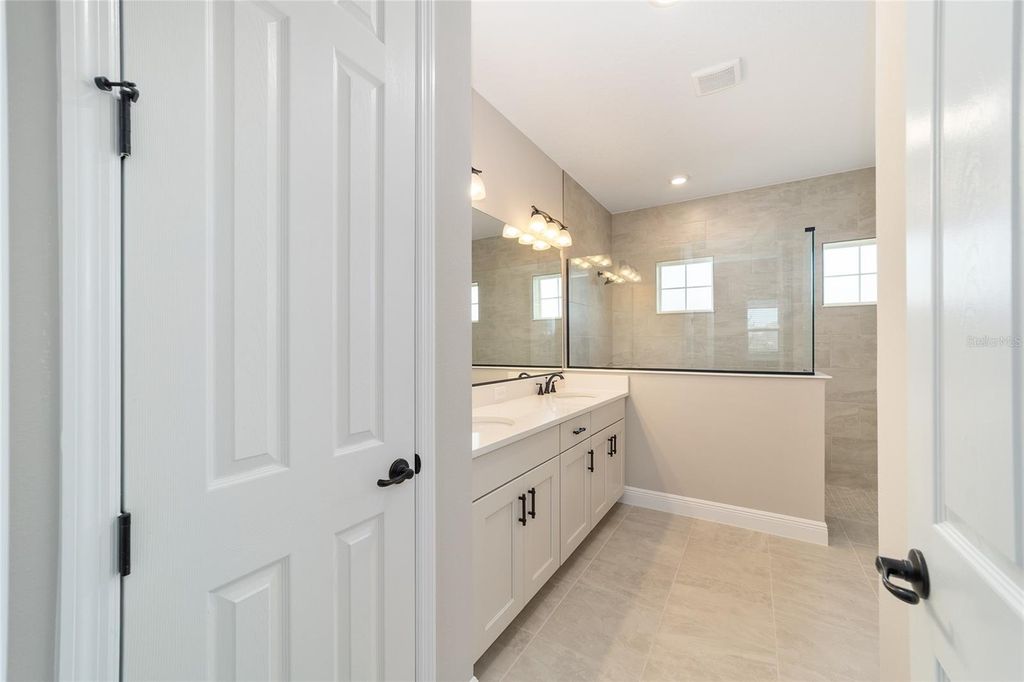 Image 25 of property listing at 10268 SW 105TH TERRACE, Ocala, FL 34481