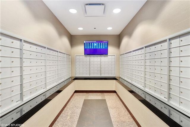 33 W Ontario Street 30E, Chicago, IL 60654