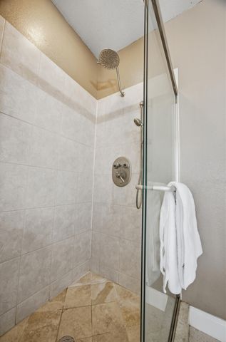 9600 Bone Bluff Drive, Navarre, FL 32566