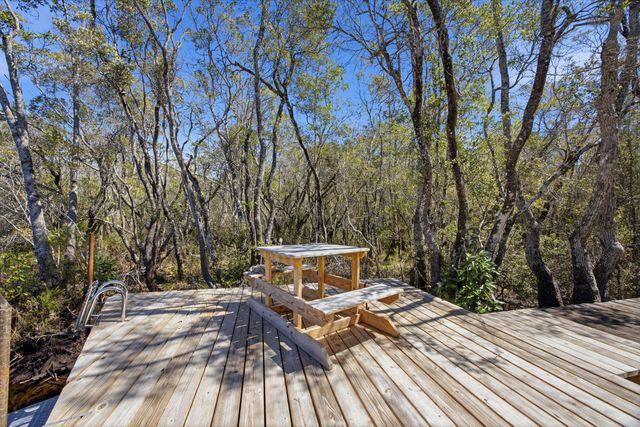 9600 Bone Bluff Drive, Navarre, FL 32566