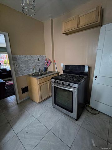 17336 Waltham Street, Detroit, MI 48205