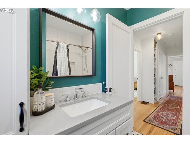 6720 Ne RODNEY Ave, Portland, OR 97211