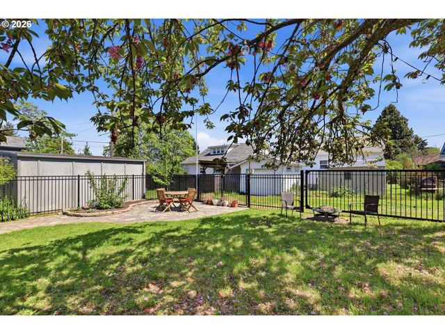 6720 Ne RODNEY Ave, Portland, OR 97211