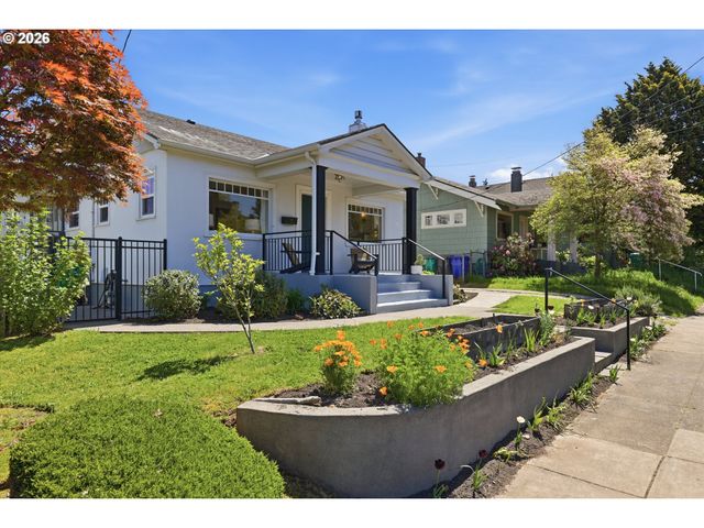 6720 Ne RODNEY Ave, Portland, OR 97211