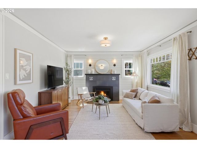 6720 Ne RODNEY Ave, Portland, OR 97211