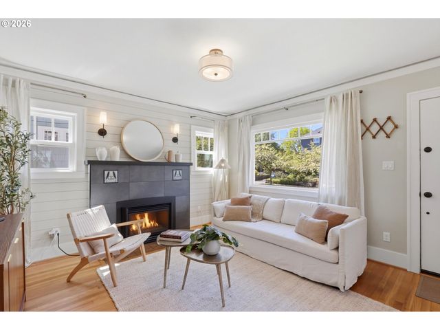 6720 Ne RODNEY Ave, Portland, OR 97211