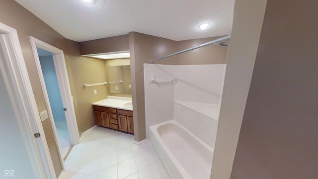 9464 Maple Way 27, Indianapolis, IN 46268